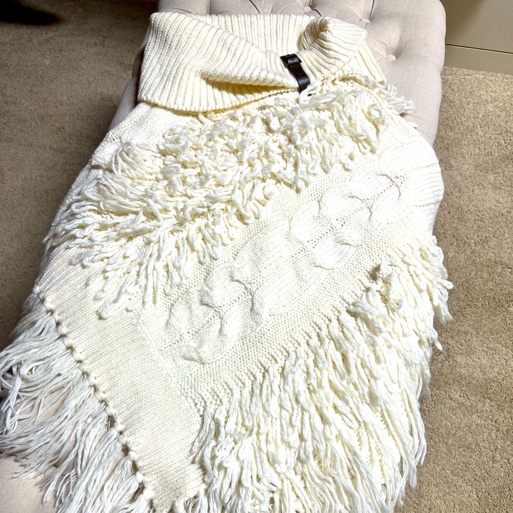 Jessica Simpson cream fringed  cable knit cape or poncho
